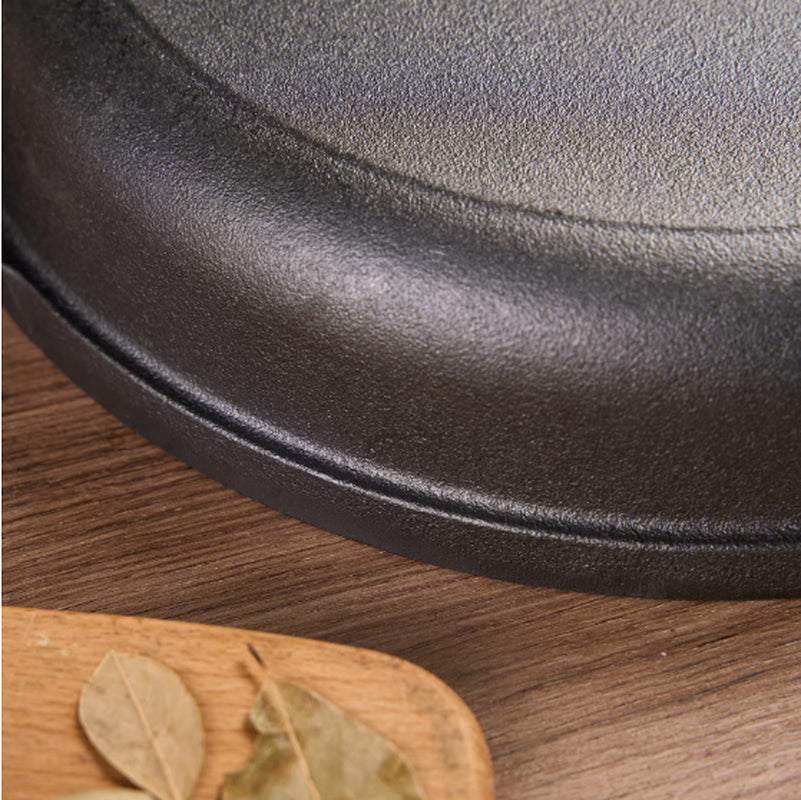 WANGYUANJI 11Cast Iron Wok with Dual Handles and Wooden Lid, Uncoated Frying Pan for Gas and IH, Chinese Thickened Pancake Pan, Stir-Frying and IH Universal, with Free Steel Wire Ball